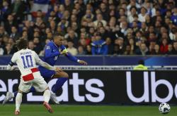 米兰体育亚洲官网-瑞典足球实力不容小觑，欧国联半决赛晋级