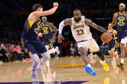 米兰体育下载-王朝再起？湖人击败人，豪取连胜的简单介绍