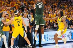 米兰体育app下载-雄鹿主场战胜魔术，米德尔顿进三分如潮