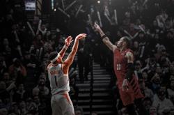 米兰体育官方-开拓者不敌火箭，拉塞尔状态低迷？