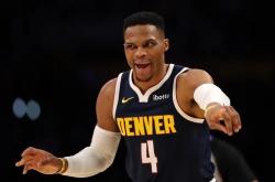 米兰体育官网app-掘金惊险战胜森林狼，保持不败