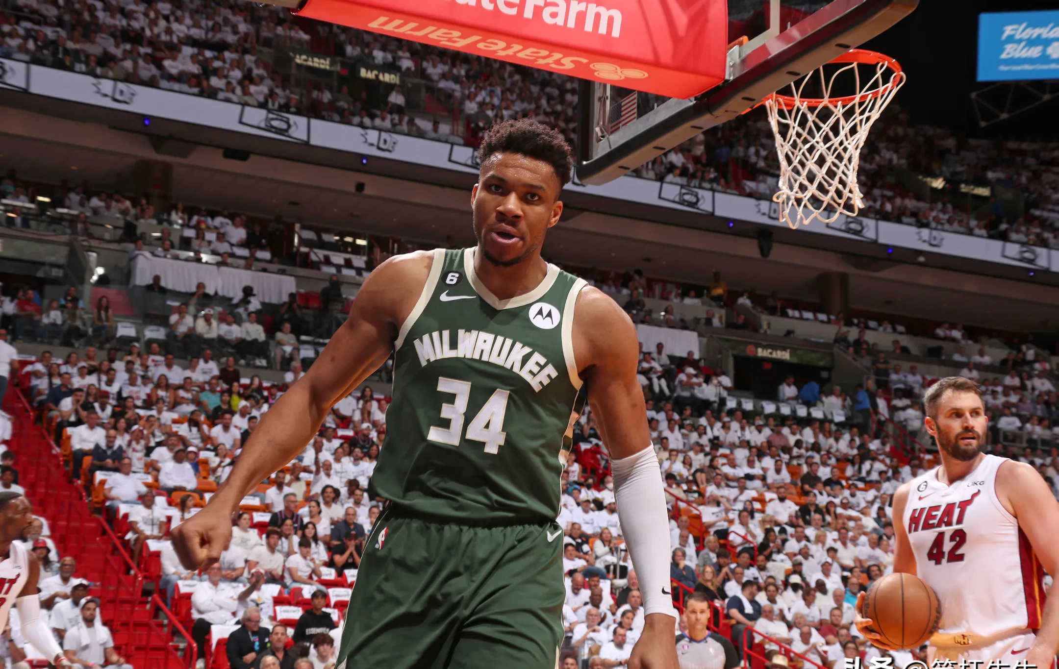 雄鹿击败森林狼，字母哥发挥稳定