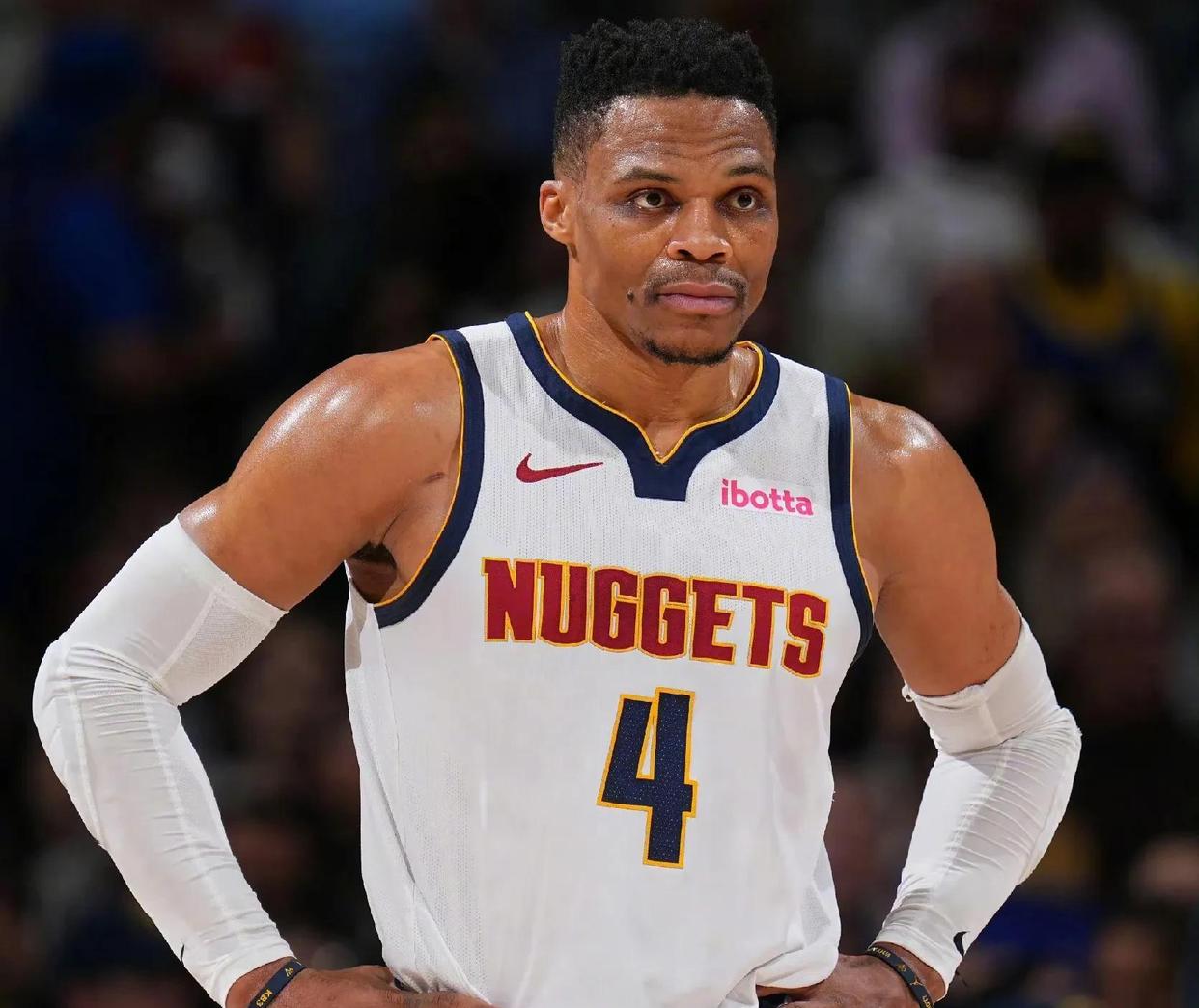 包含森林狼横扫灰熊，展现强大实力的词条