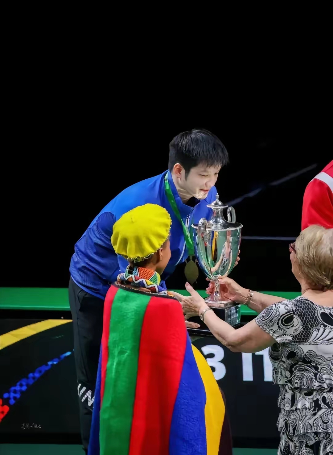 选手精湛技艺,才华横溢,赢得观众喝彩 选手精湛技艺,才华横溢,赢得观众喝彩