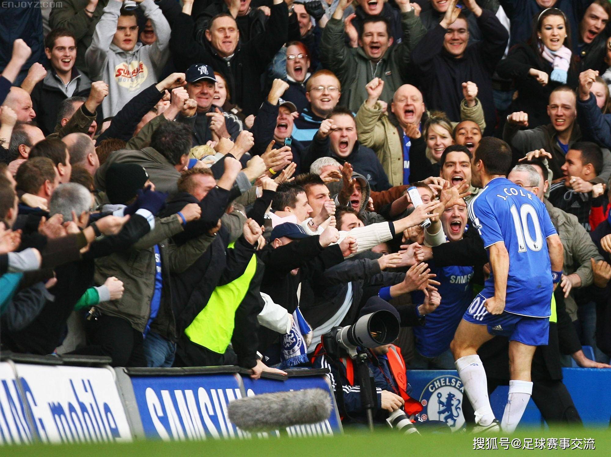 包含海外足球联赛精彩瞬间,球迷狂热观战的词条 包含海外足球联赛精彩瞬间,球迷狂热观战的词条