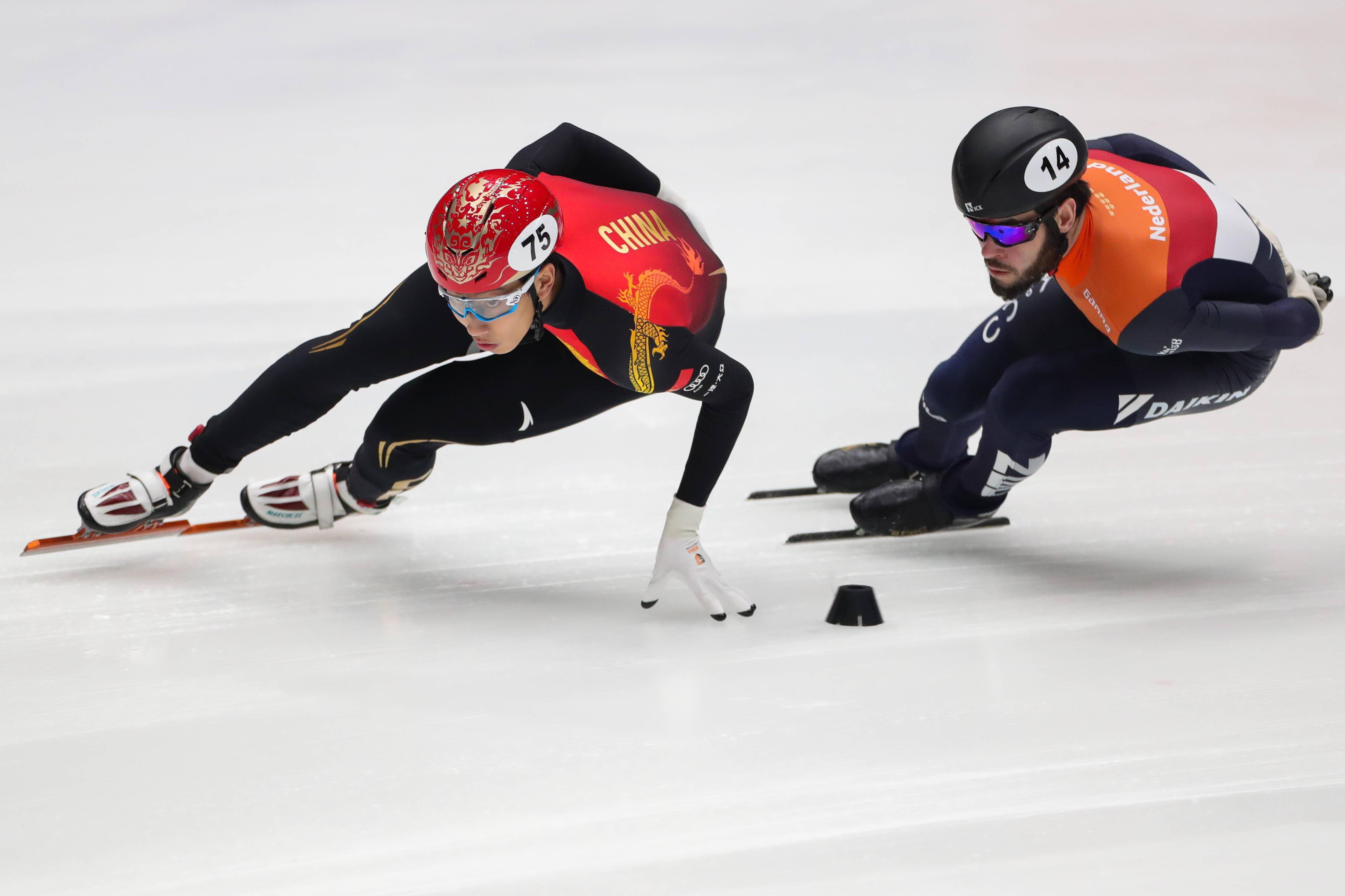 包含碧绿队奋勇拼杀，晋级到半决赛的词条