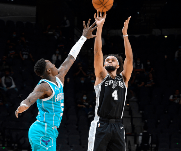 黄蜂主场逆转马刺，拉夫分砍下反杀一战的简单介绍