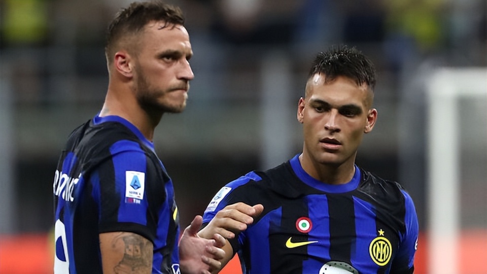 包含传奇球星重回赛场,为球队带来转机的词条 包含传奇球星重回赛场,为球队带来转机的词条