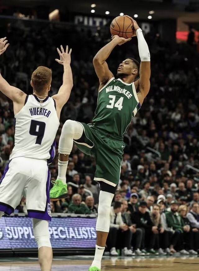 包含雄鹿全队爆发！字母哥得分超，击溃森林狼的词条